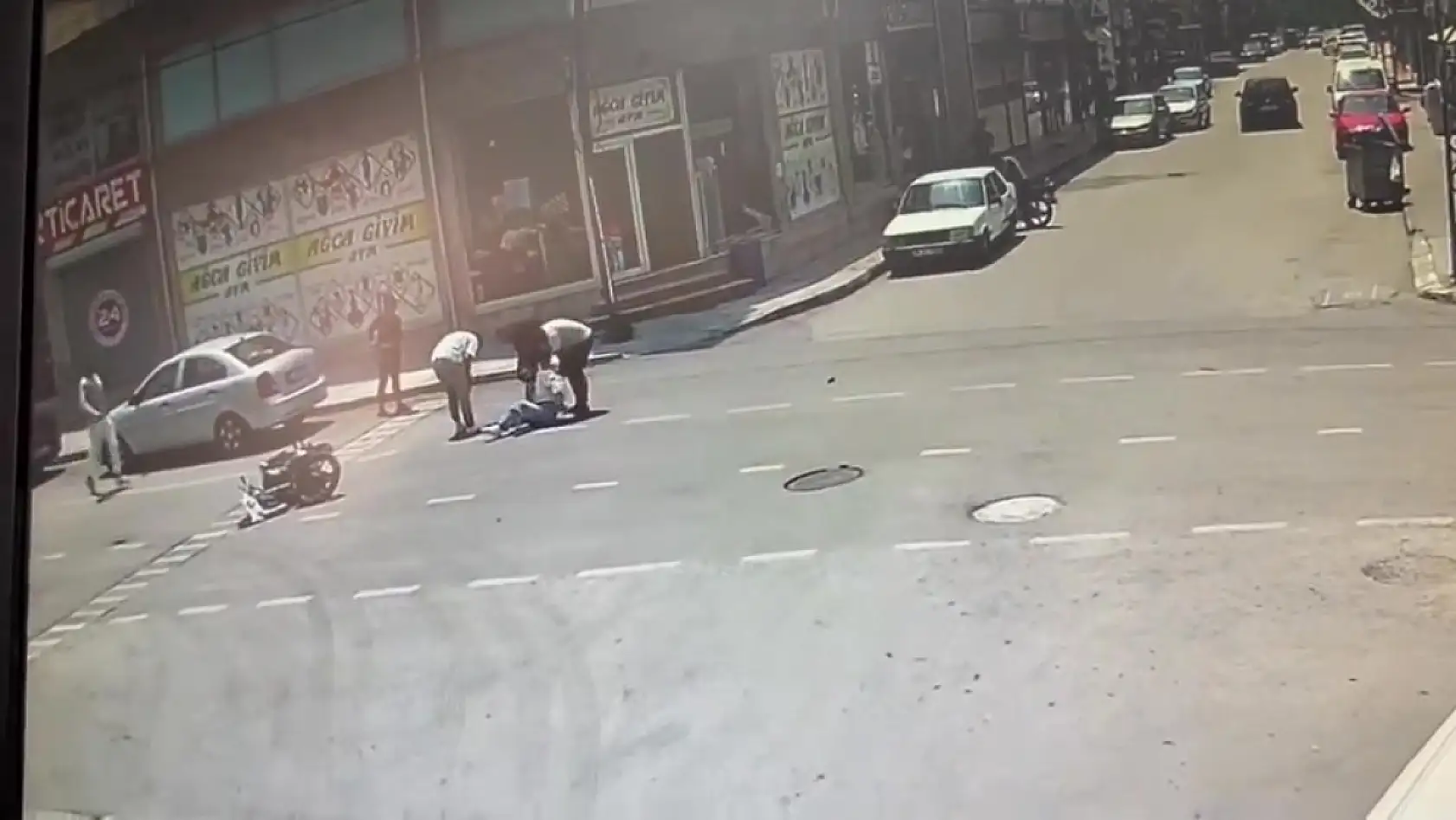 Çarpmayayım derken kaza yaptı