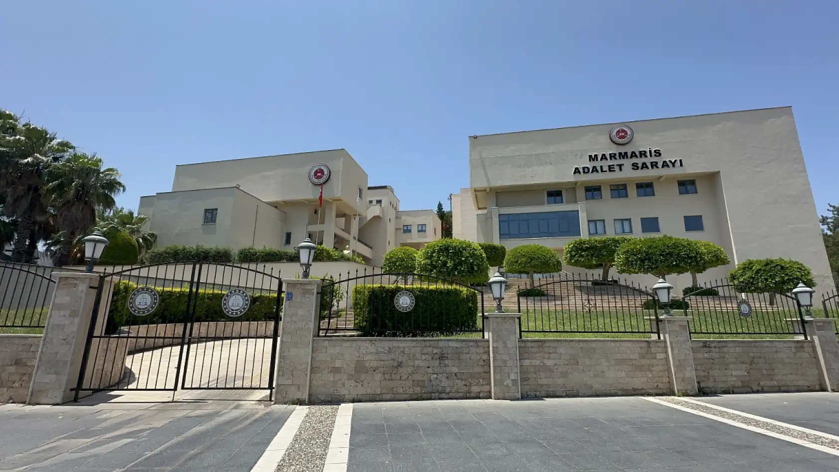 Marmaris plajlarında müstehcen çekim yapıp yayınlayan şüpheli tutuklandı