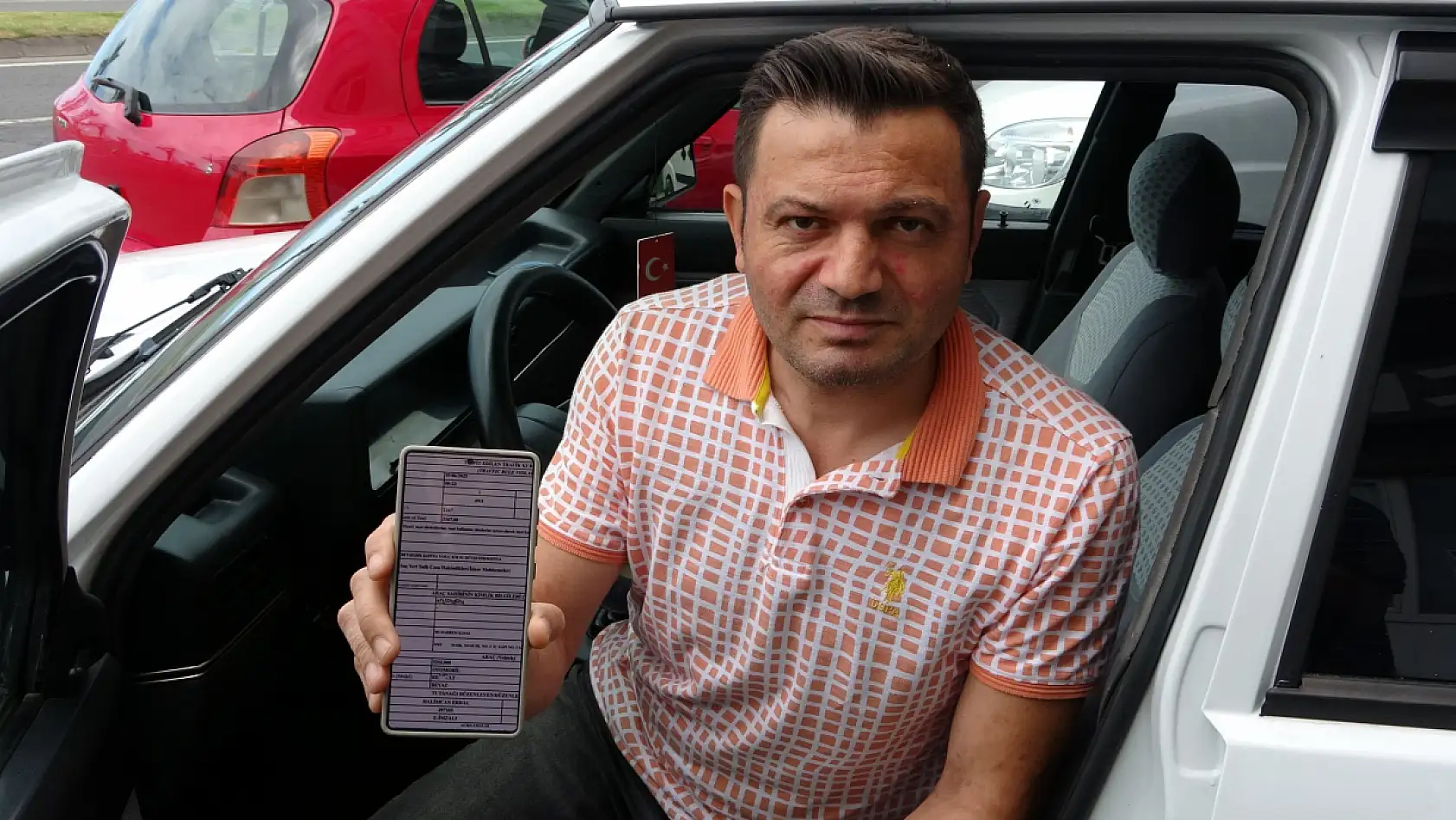 Park halindeki otomobile 800 kilometre uzaktan trafik cezası yazıldı