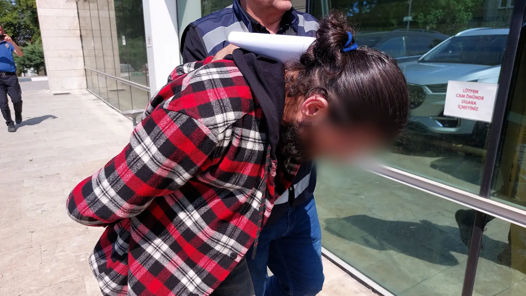 Birlikte yaşadığı kadını darp etti, fenalaşınca hastaneye kaldırdı