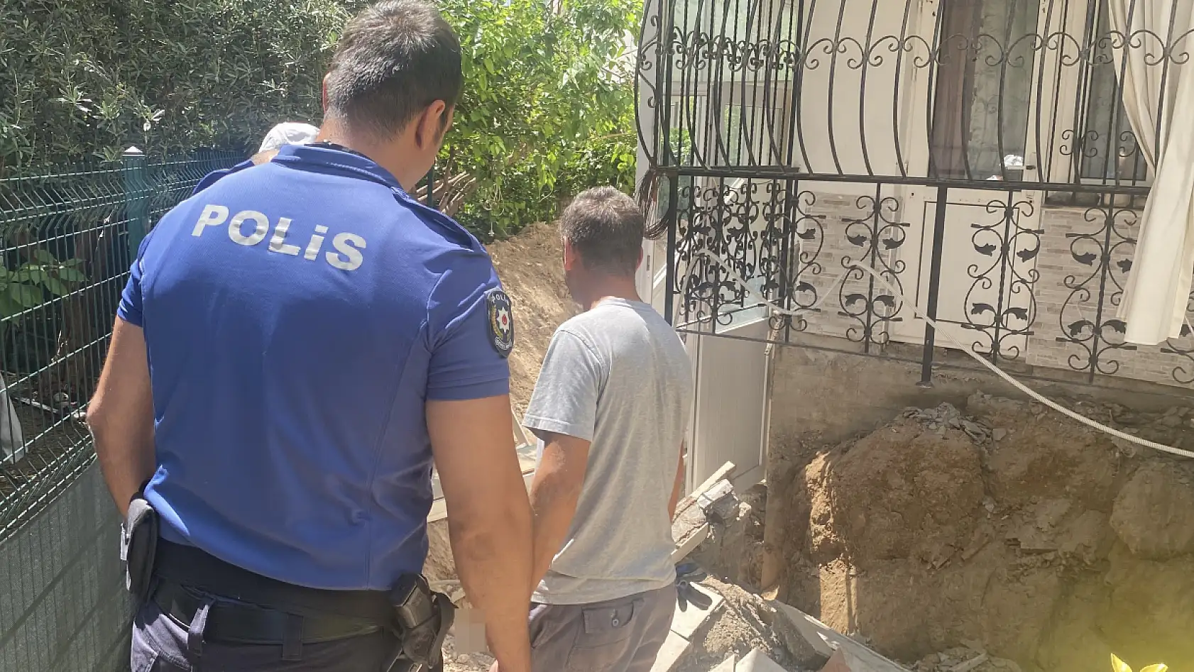 İzolasyon çalışması yapan işçinin üzerine balkon çöktü: 1 ölü