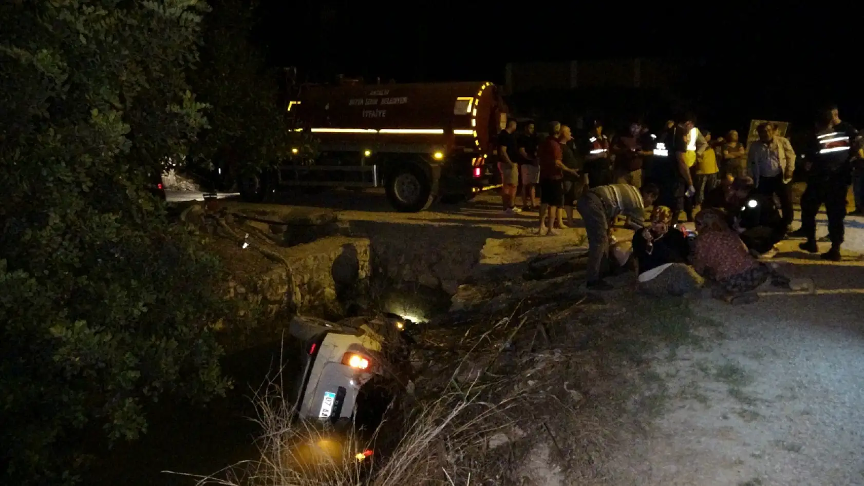Sulama kanalına uçan otomobilde 2 kişi boğularak hayatını kaybetti