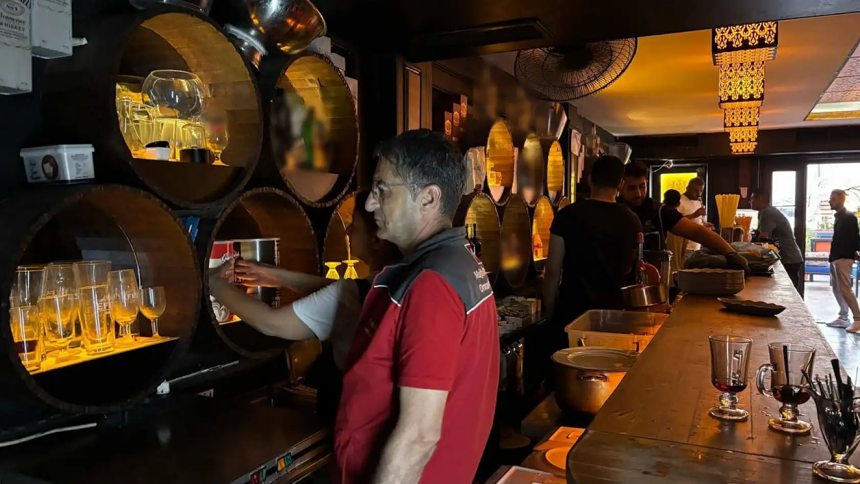 Marmaris'te gıda denetimleri gece saatlerinde de sürüyor