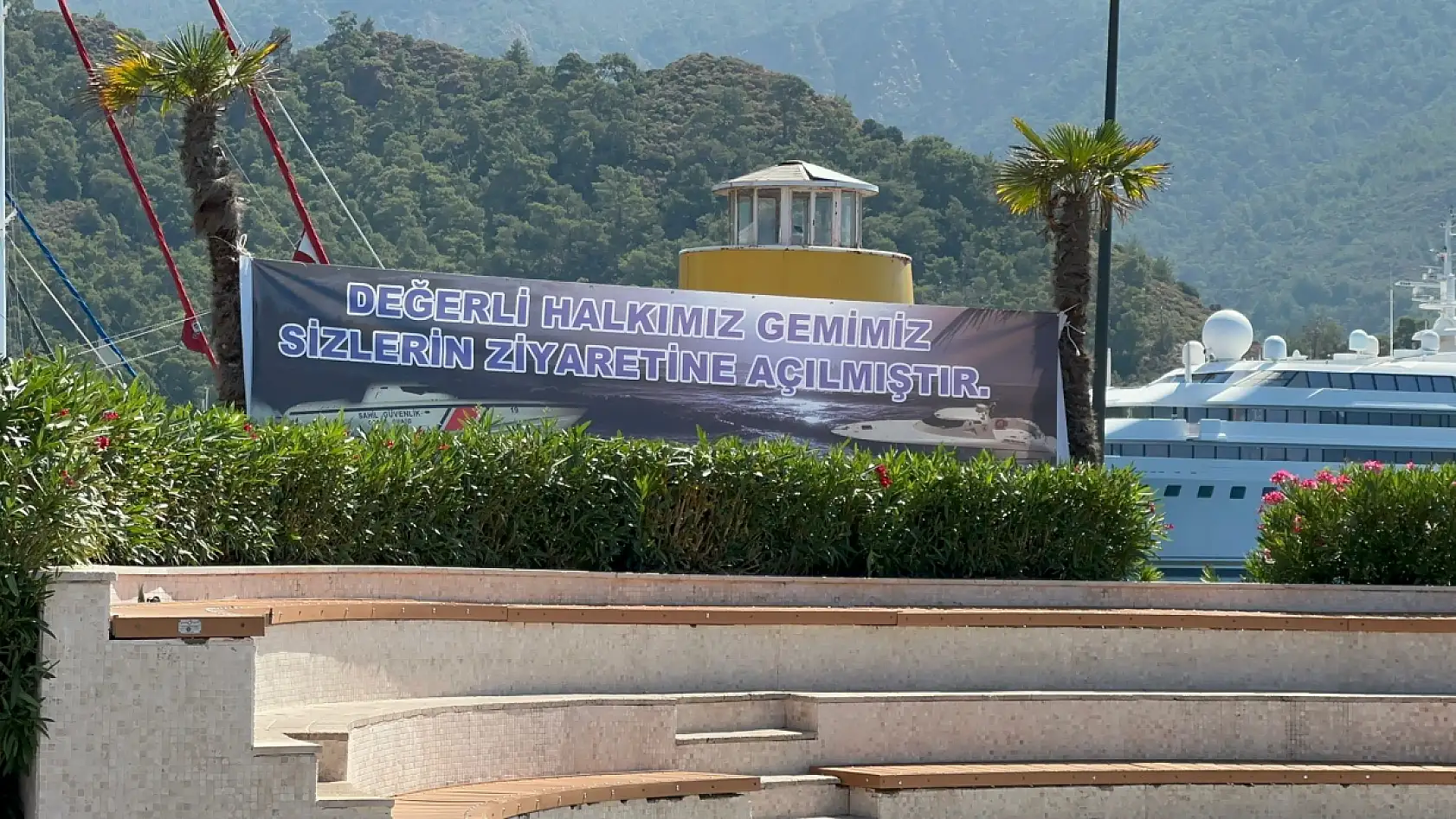 Sahil Güvenlik Botu Marmaris'te halkın ziyaretine açıldı