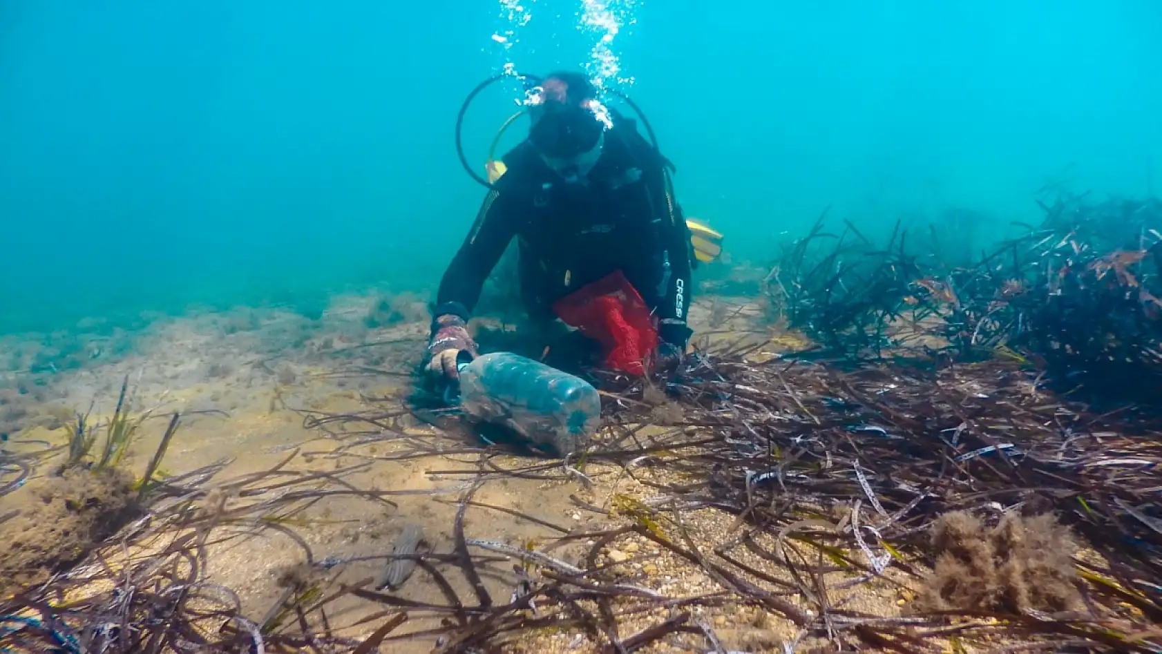 Deniz dibi temizliği Turgutreis'te devam etti