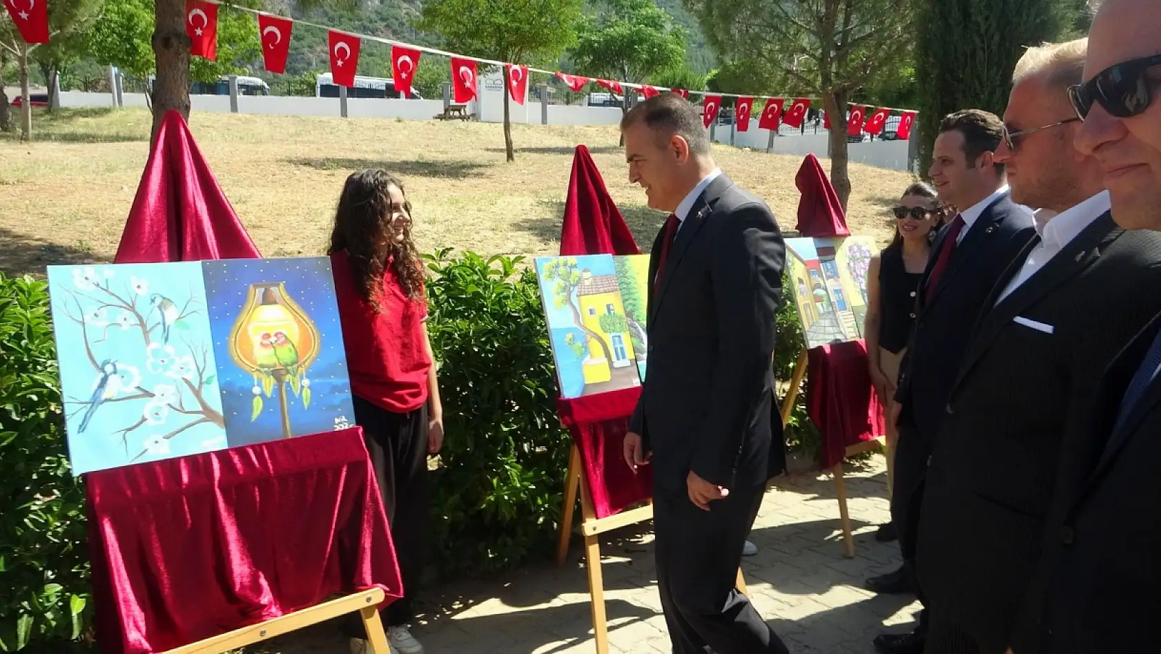 Muğla'da 163 bin öğrenci karne sevinci yaşadı