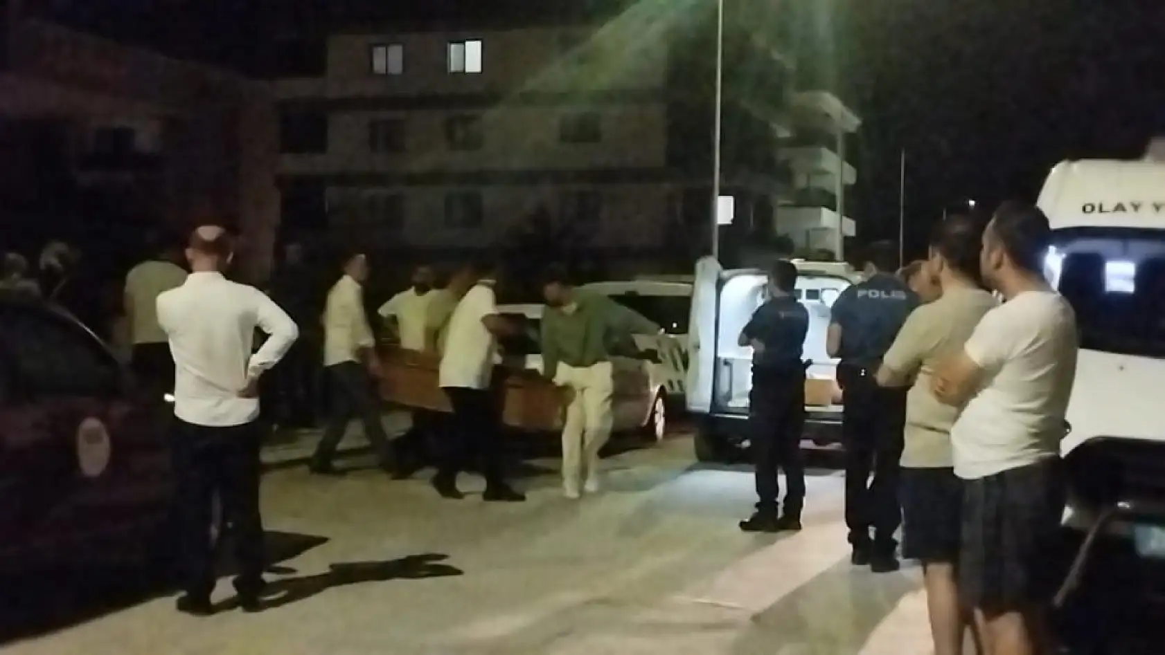 Günlerdir haber alınamıyordu, evinde ölü bulundu!