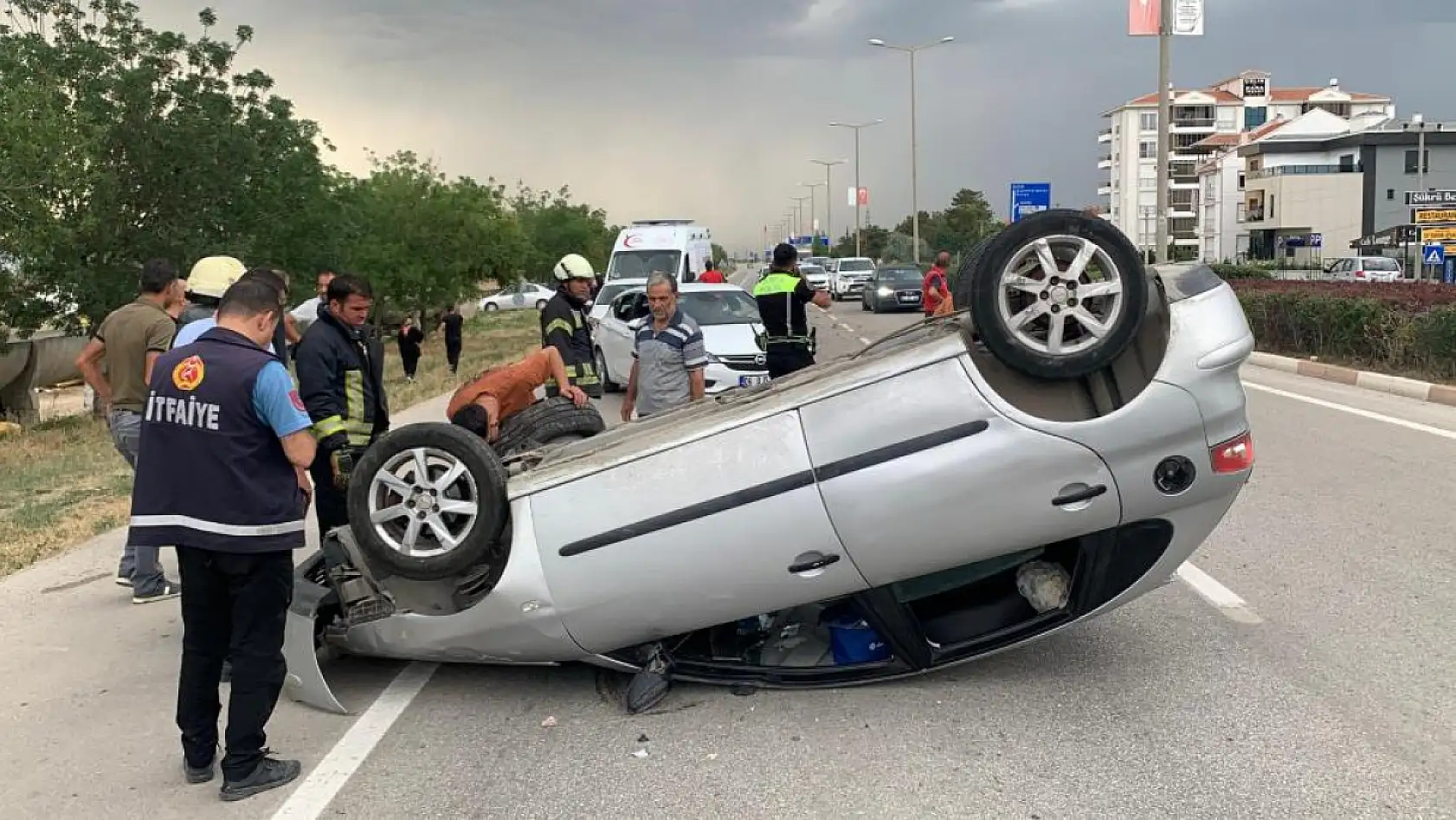 Aile yolculuğu kabusa döndü: 2'si çocuk 4 yaralı