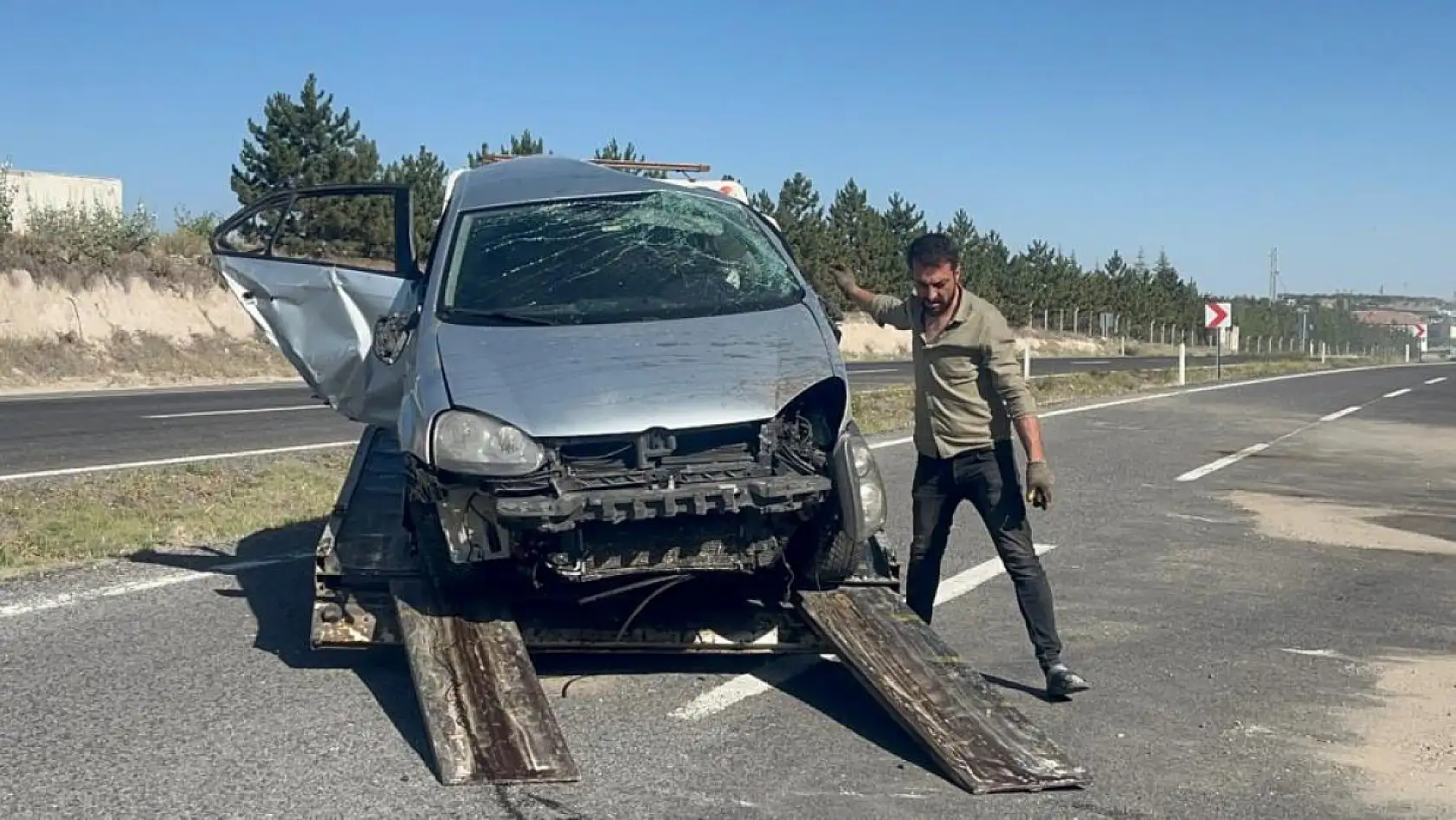 Otomobil takla attı: Anne öldü, bebeği yaralandı