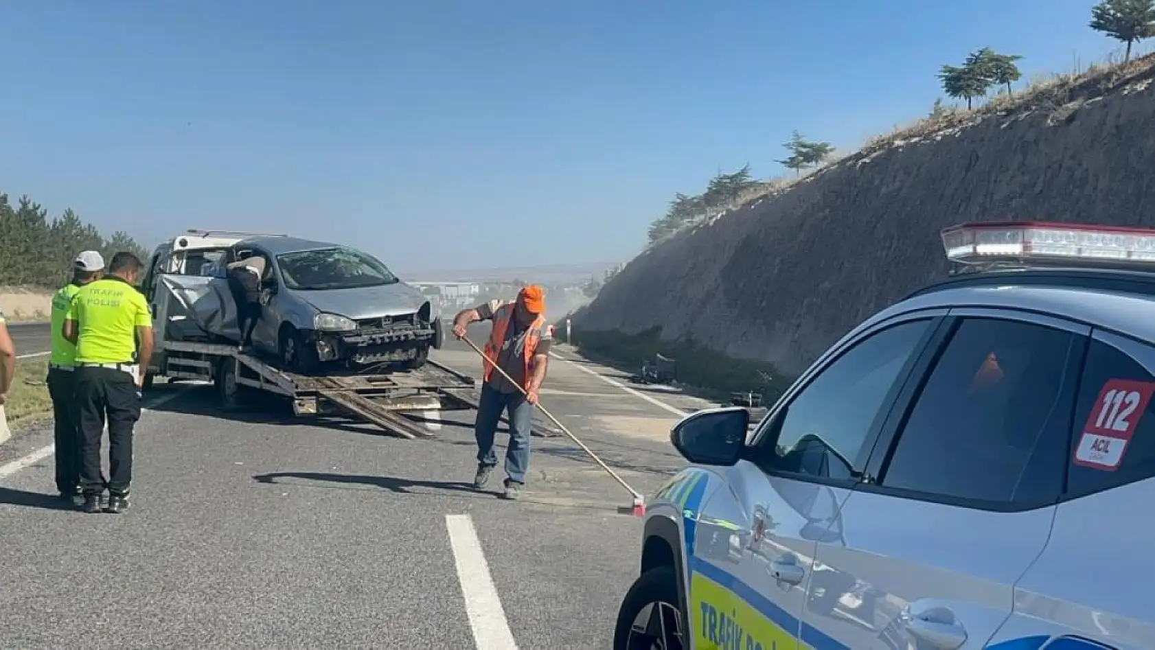 Otomobil takla attı: Anne öldü, bebeği yaralandı