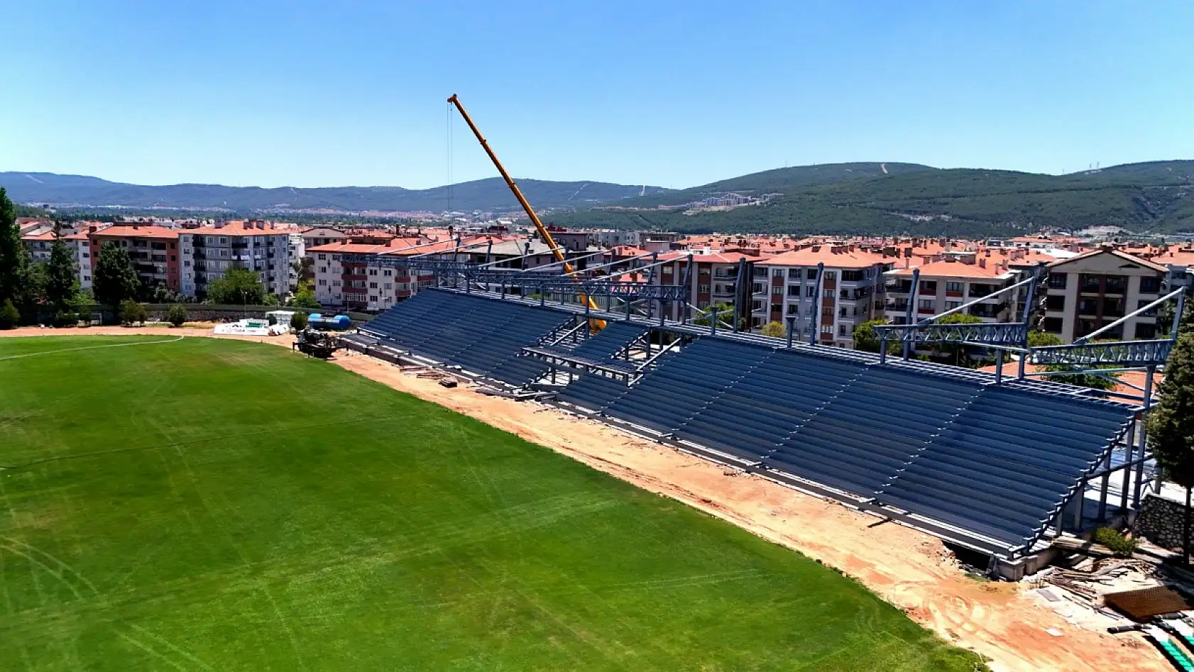Muğla Atatürk Stadyumu'nda yeni tribün inşaatı hızla sürüyor