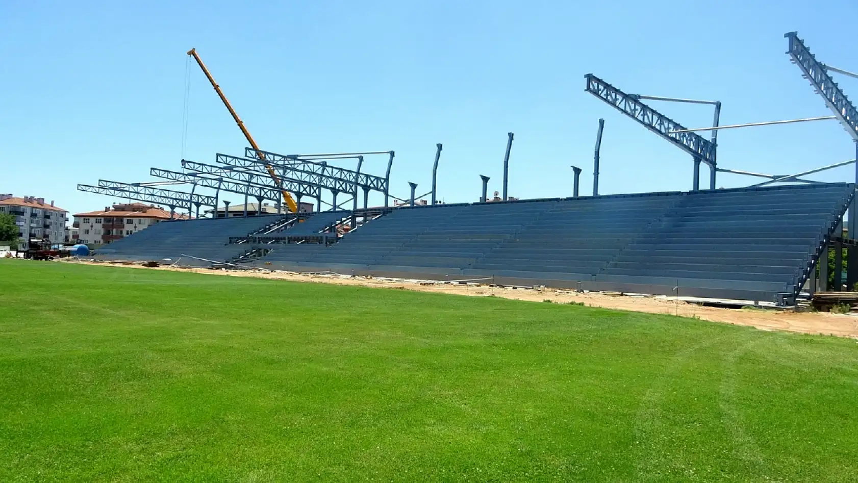Muğla Atatürk Stadyumu'nda yeni tribün inşaatı hızla sürüyor