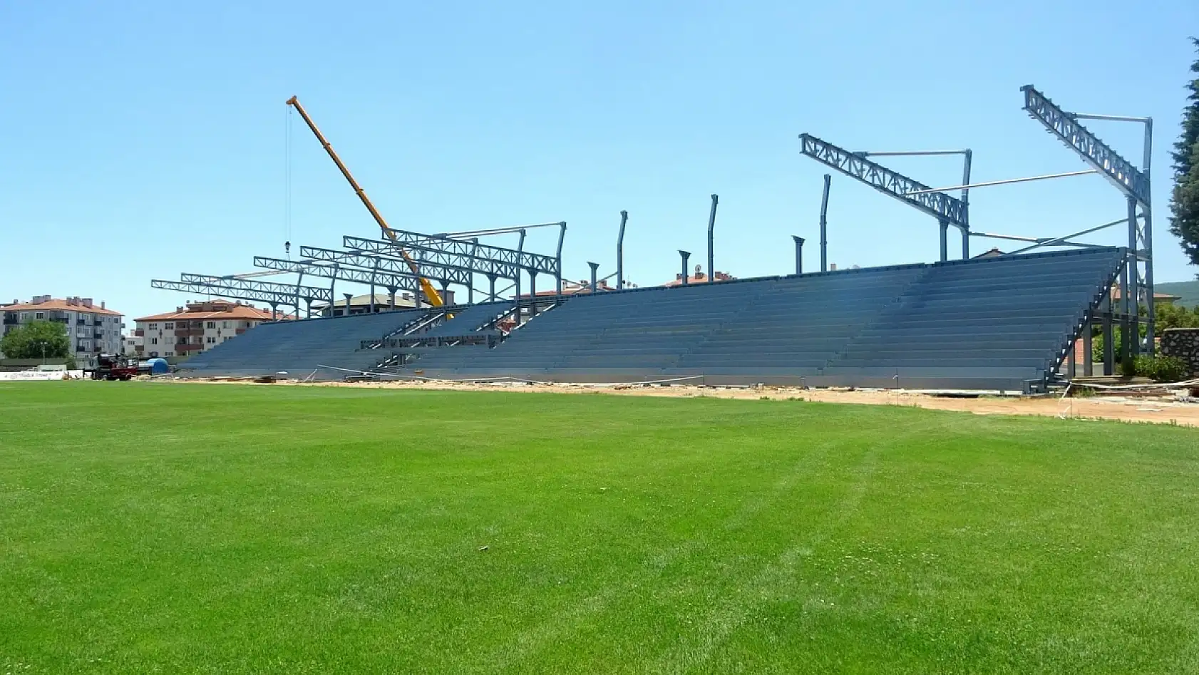 Muğla Atatürk Stadyumu'nda yeni tribün inşaatı hızla sürüyor