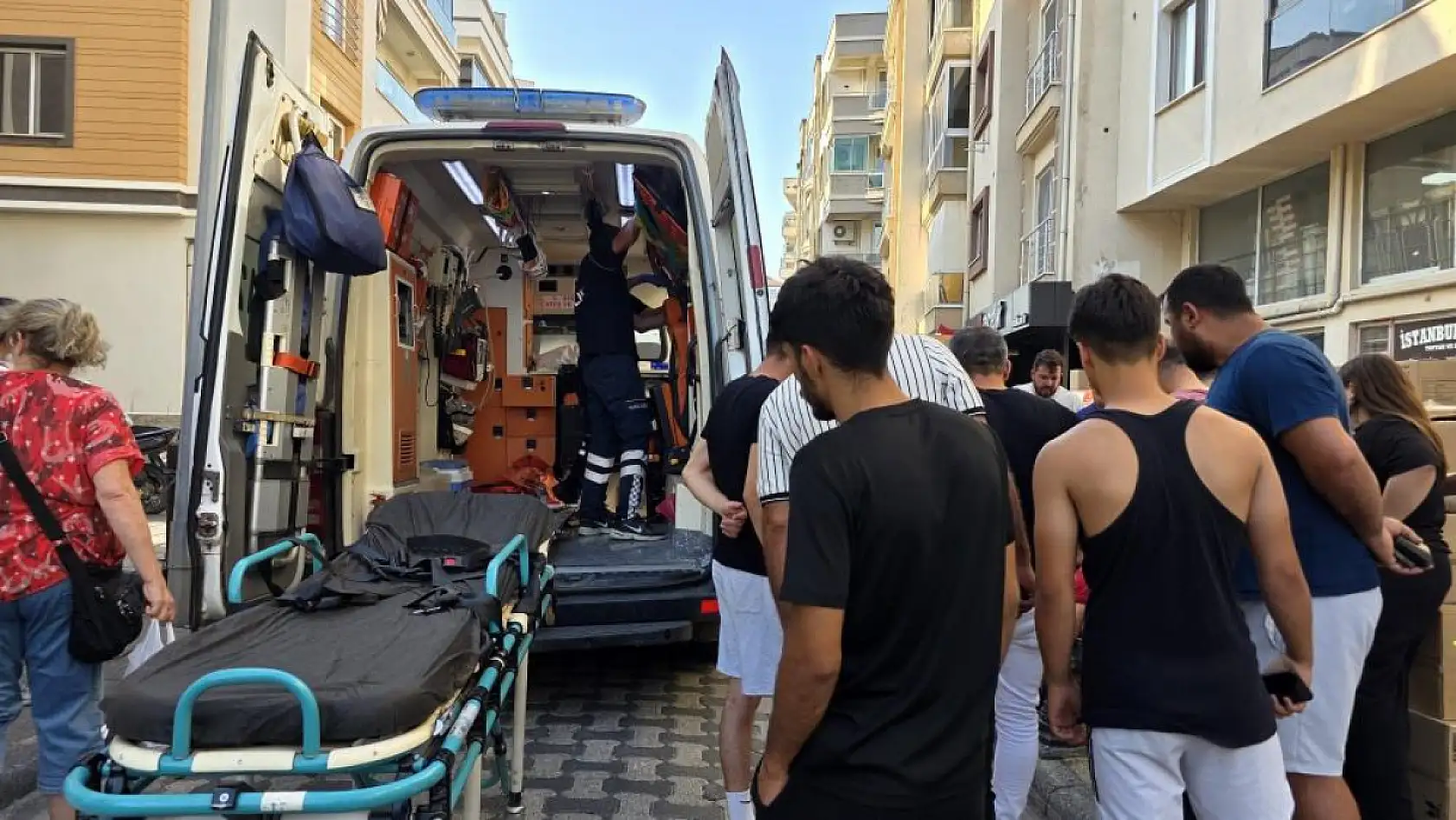 Milas'ta Motosiklet Yayaya Çarptı: Kaza Sonrası Kavga Çıktı