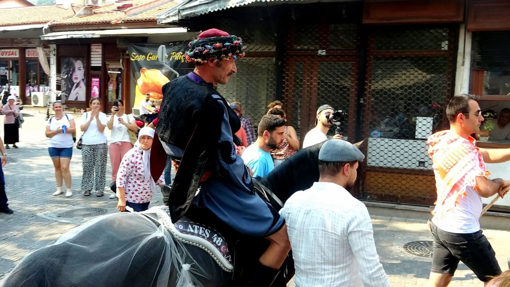 Yörük düğünlerinden Rodos mutfağına, Muğla'nın kalbi Arasta'da kültürel bir sofra kuruldu