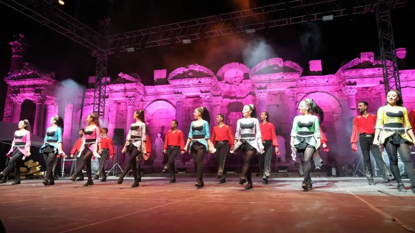 Antik kentte ilk gece gösterisi yapıldı