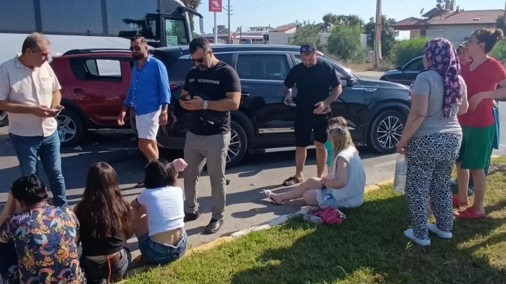 Feci kaza: İki otomobil çarpıştı: 7 yaralı