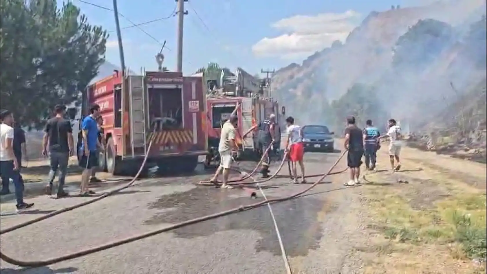 Aydın Nazilli'de Korkutan Yangın! Alevler Tarım Arazisini Sardı