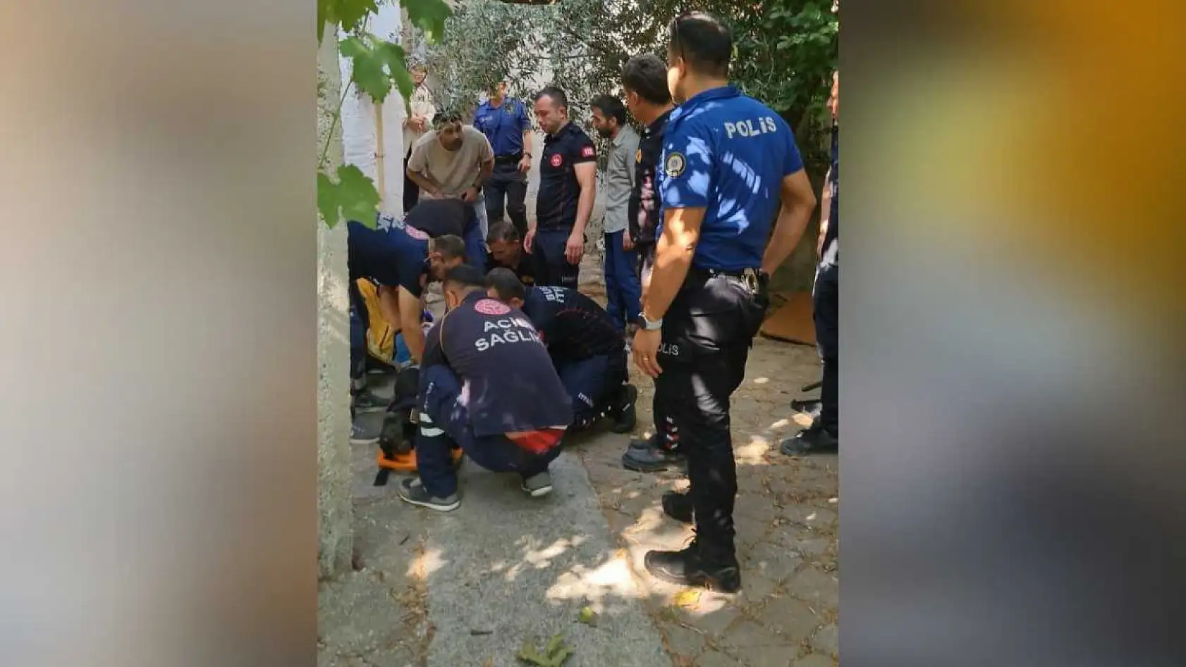 Burdur'da ahşap balkon çöktü: Anne ve kızı yaralandı