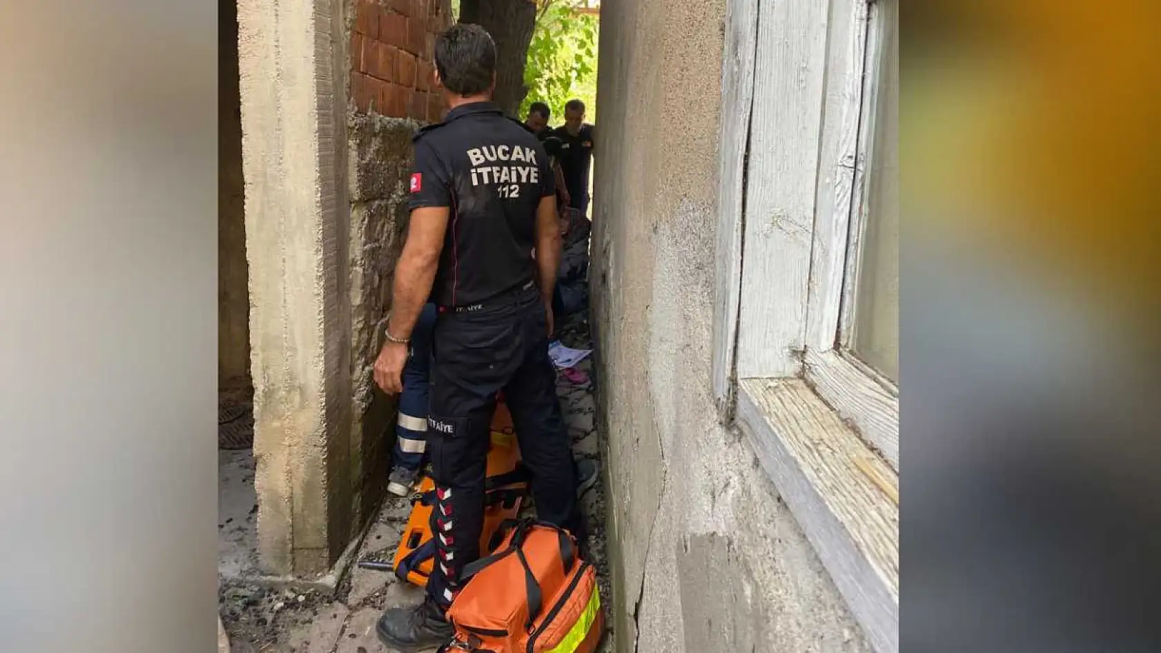 Burdur'da ahşap balkon çöktü: Anne ve kızı yaralandı