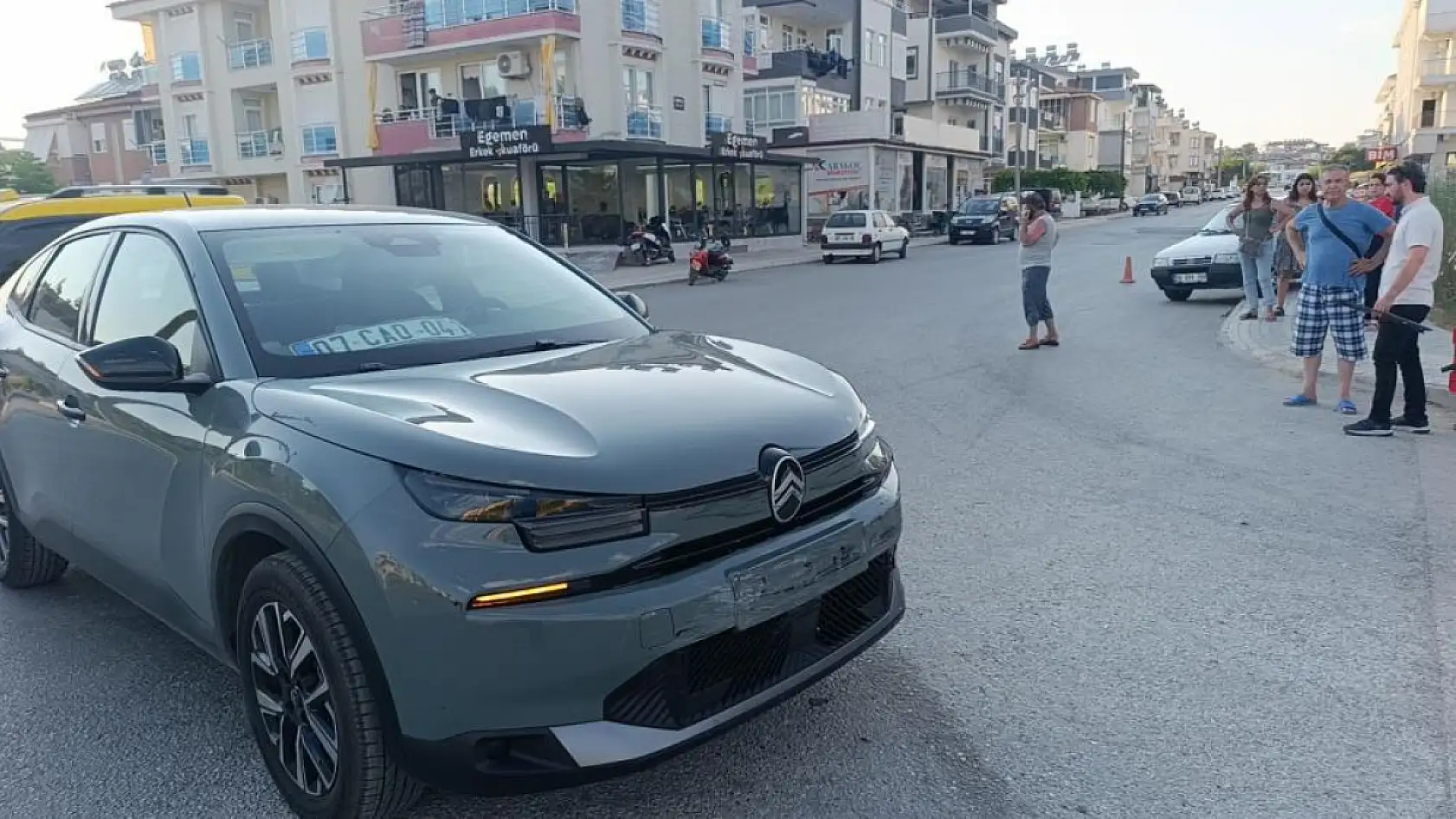 Bir anlık dikkatsizlik kazaya neden oldu