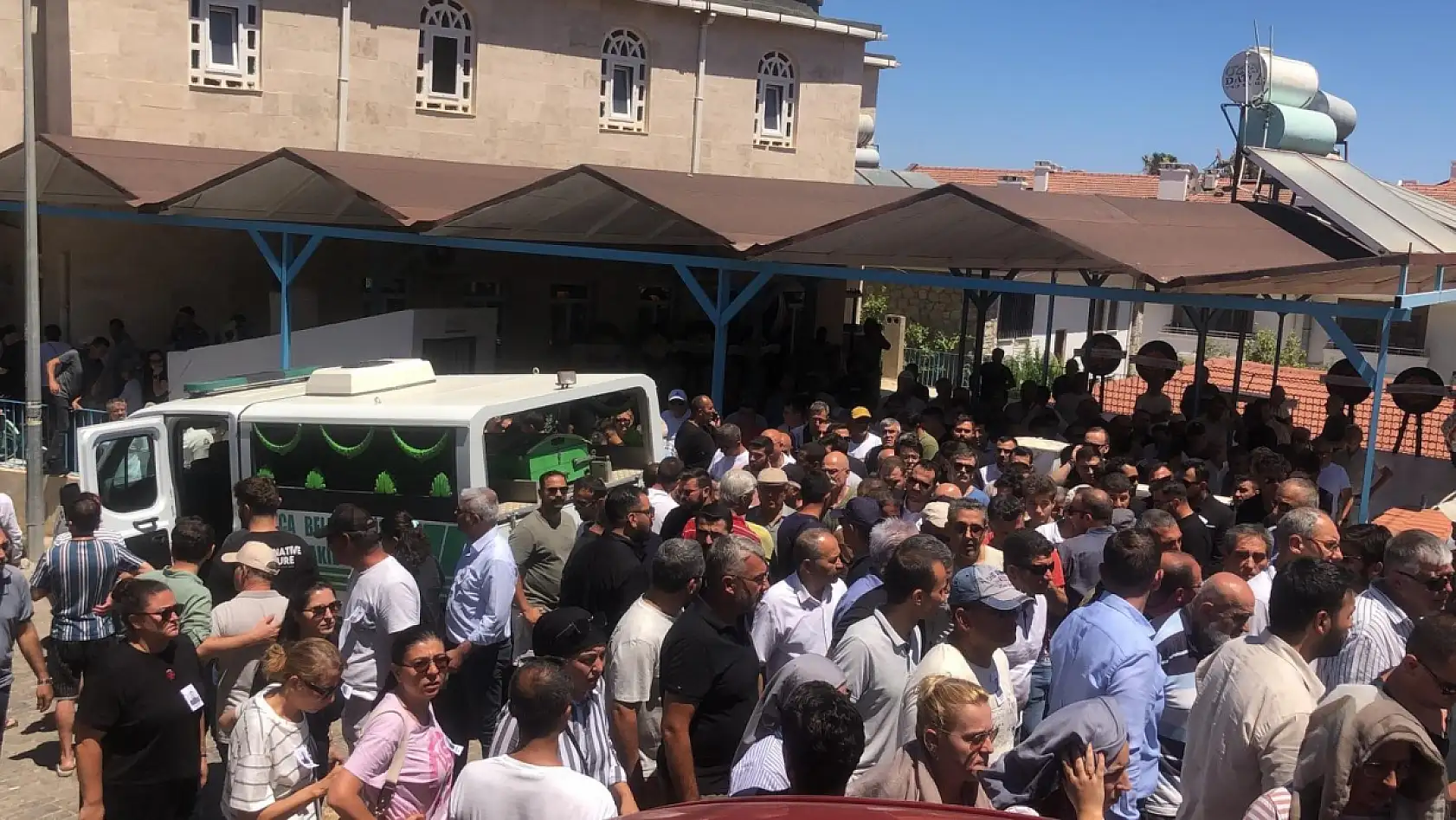 Datça Ülkü Ocakları Başkanı Eren, son yolculuğuna uğurlandı