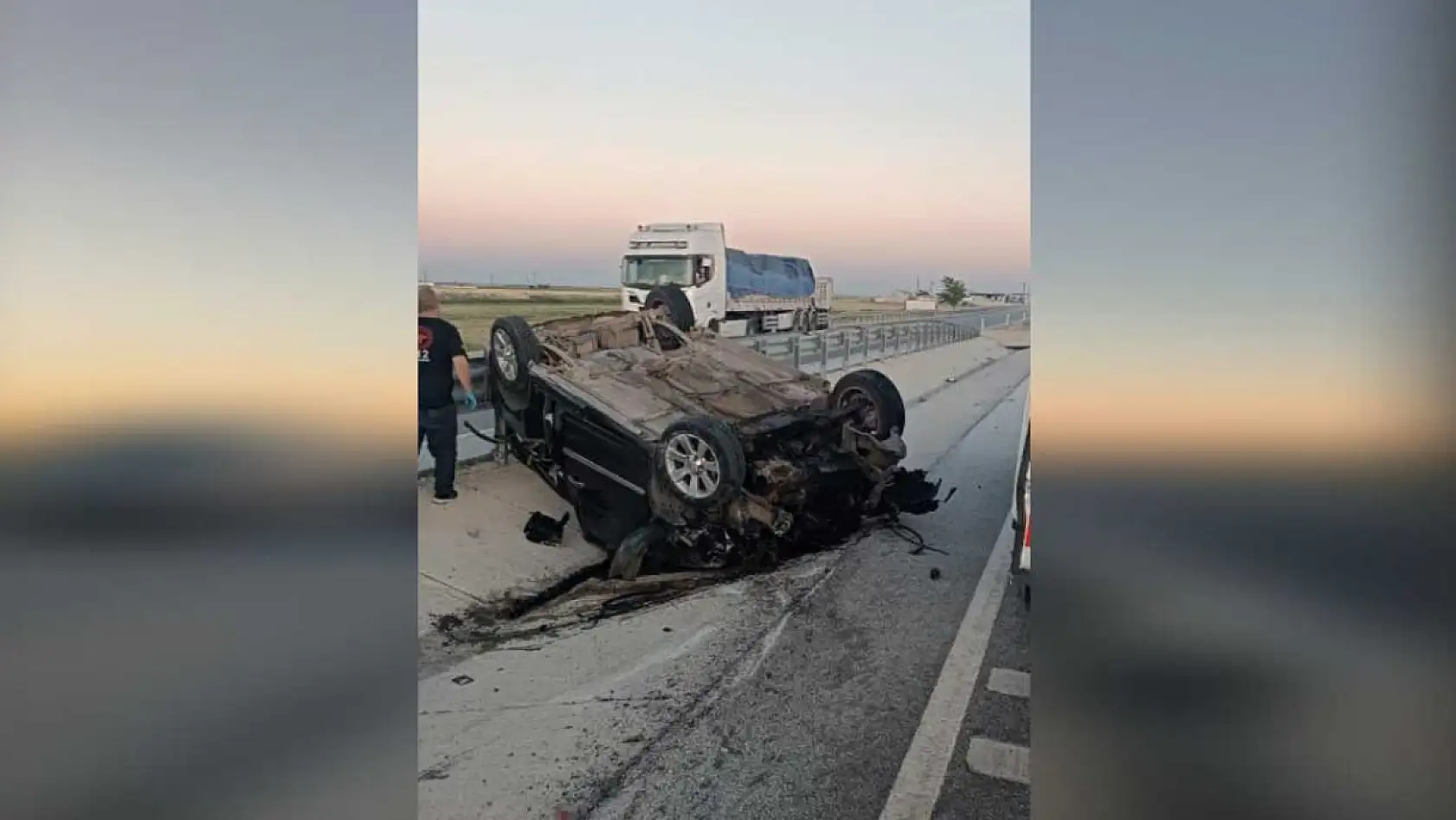 Orta refüje çarpıp takla attı: 1 ölü, 2 yaralı!