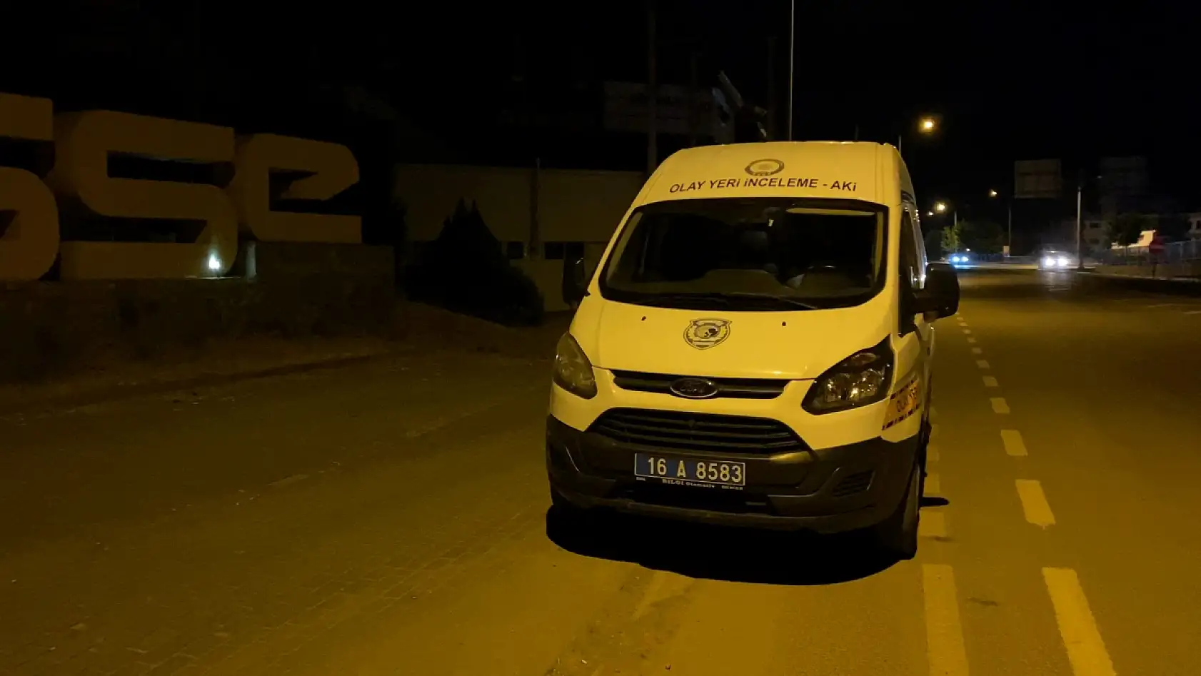 Yol kenarında alkol alırken, av tüfeğiyle vuruldu