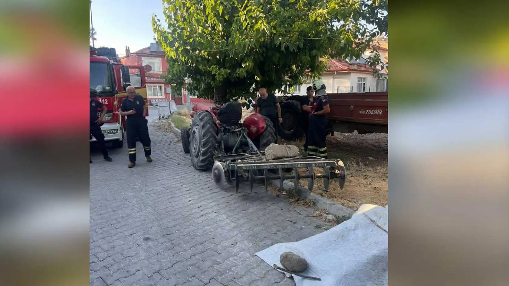 Traktör ağaca çarptı, sürücü hayatını kaybetti