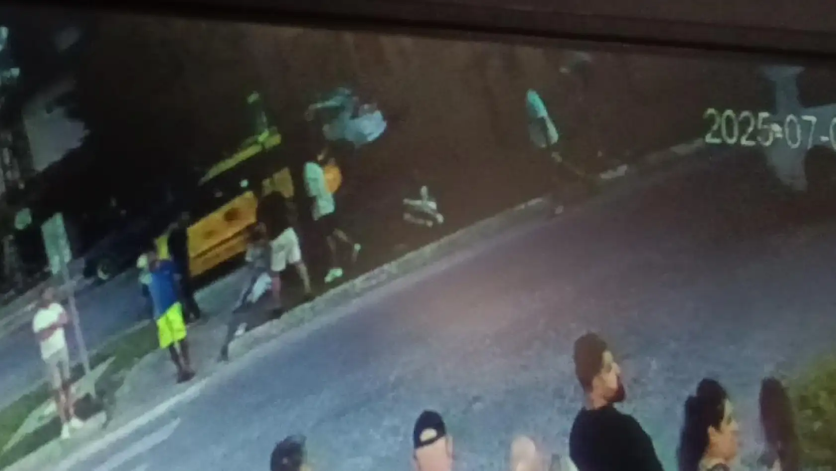Turistlerin ayağını yerden kesen kaza