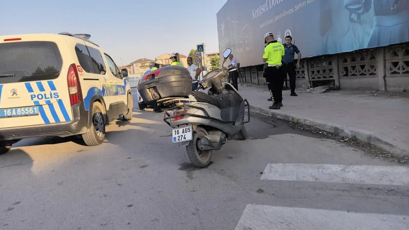 Alkollü sürücü polise yakalandı: 'Sanki cinayet mi işledik 5 tane kağıt imzalattın'