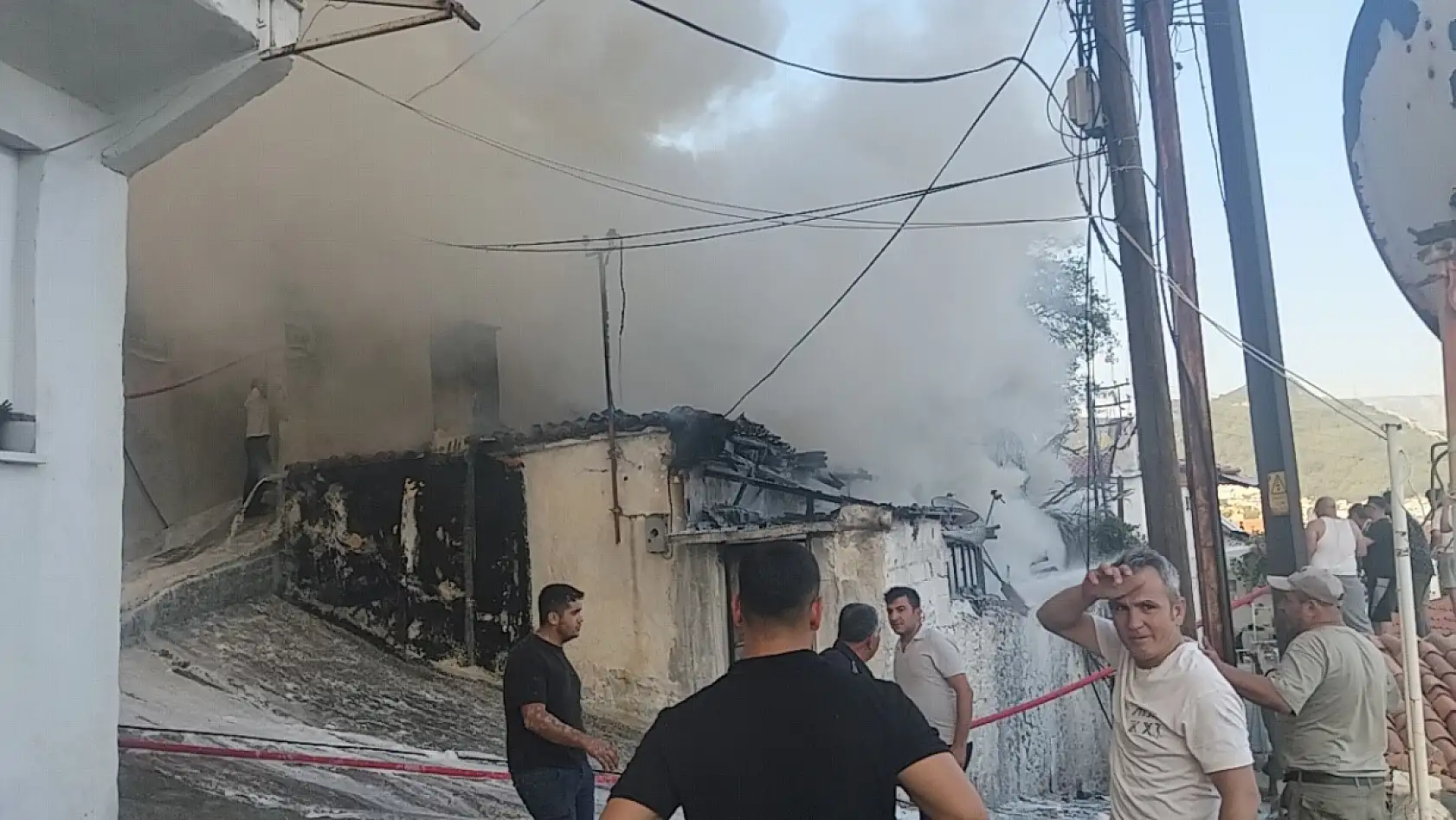 Menteşe'de ev yangını