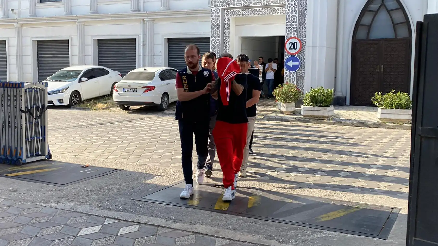 Sahte kiralık araç ilanlarıyla vurgun