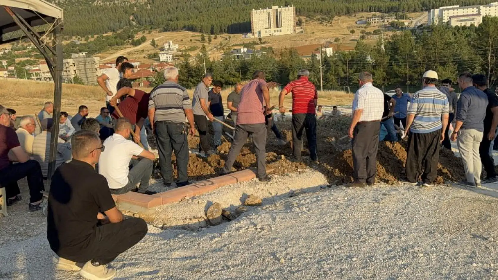 Antalya'daki Feci Kazada Hayatını Kaybeden Baba-Oğul Son Yolculuğuna Uğurlandı