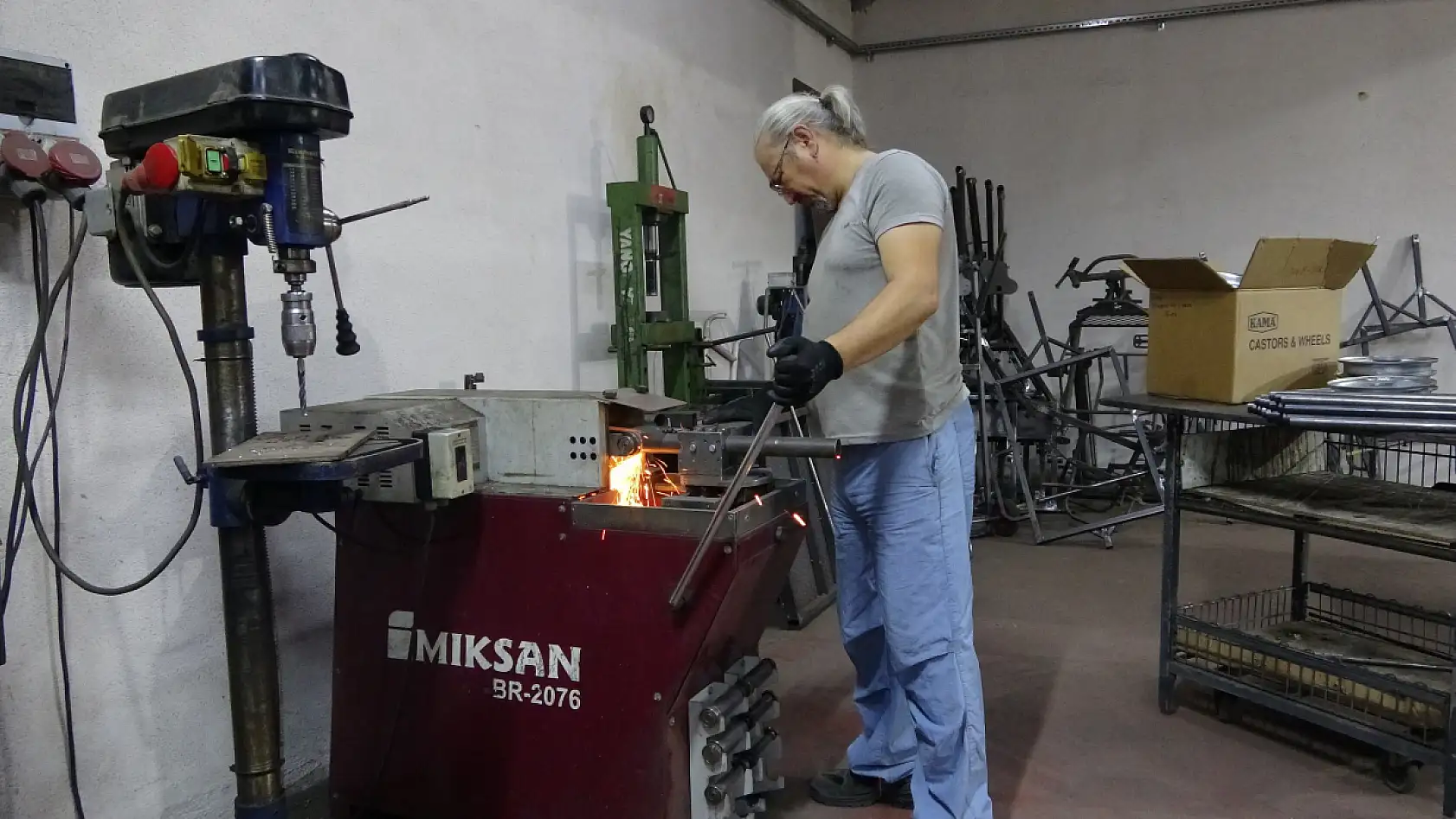 El emeğiyle üretilen yerli mikrobolite ulaşım araçları, 20'den fazla ülkeye ihraç ediliyor