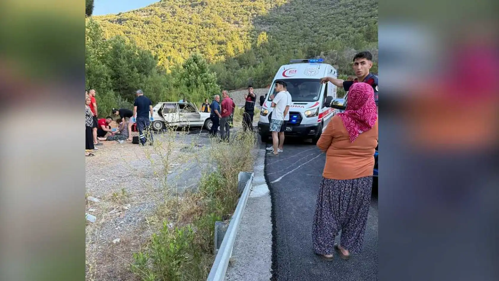 Savrulan Tofaş araç takla attı: 2'si çocuk 5 yaralı