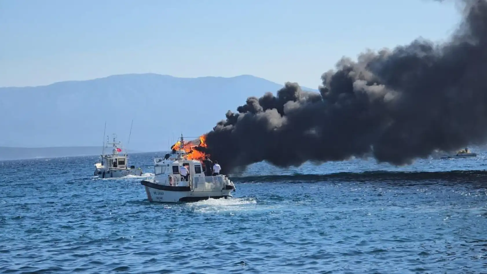 İzmir Çeşme'de yat yangını