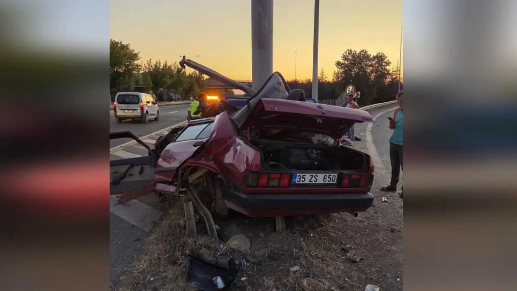 Kontrolden çıkan Tofaş otomobil bariyere girdi: 1 ölü