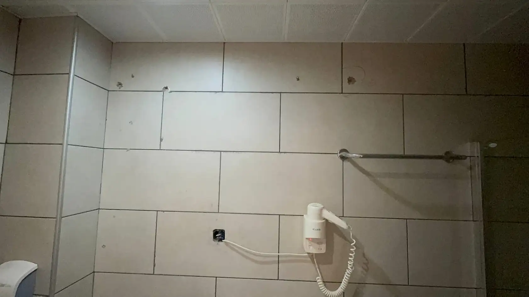 Cumhurbaşkanı Erdoğan'ın kaldığı otelde 15 Temmuz'un izleri ilk günkü gibi duruyor