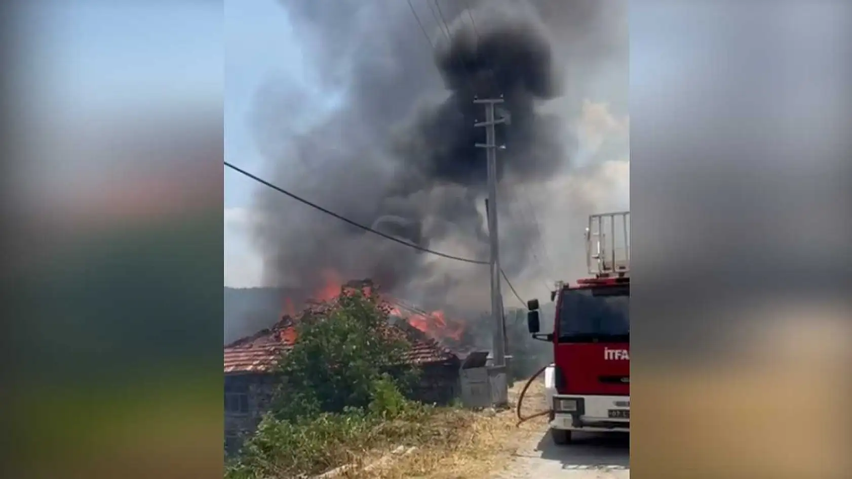 100 Yıllık Miras Alevlere Teslim! Antalya'da Düğmeli Evler Kül Oldu