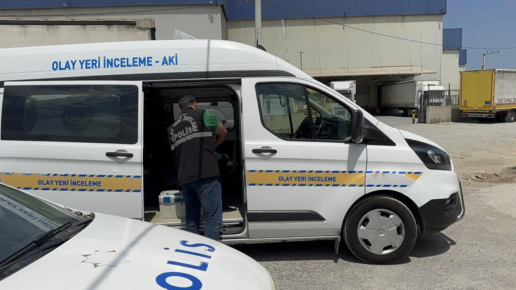 Kaynak sırasında damper kapağının kapanması ile kafası ezilen şoför hayatını kaybetti