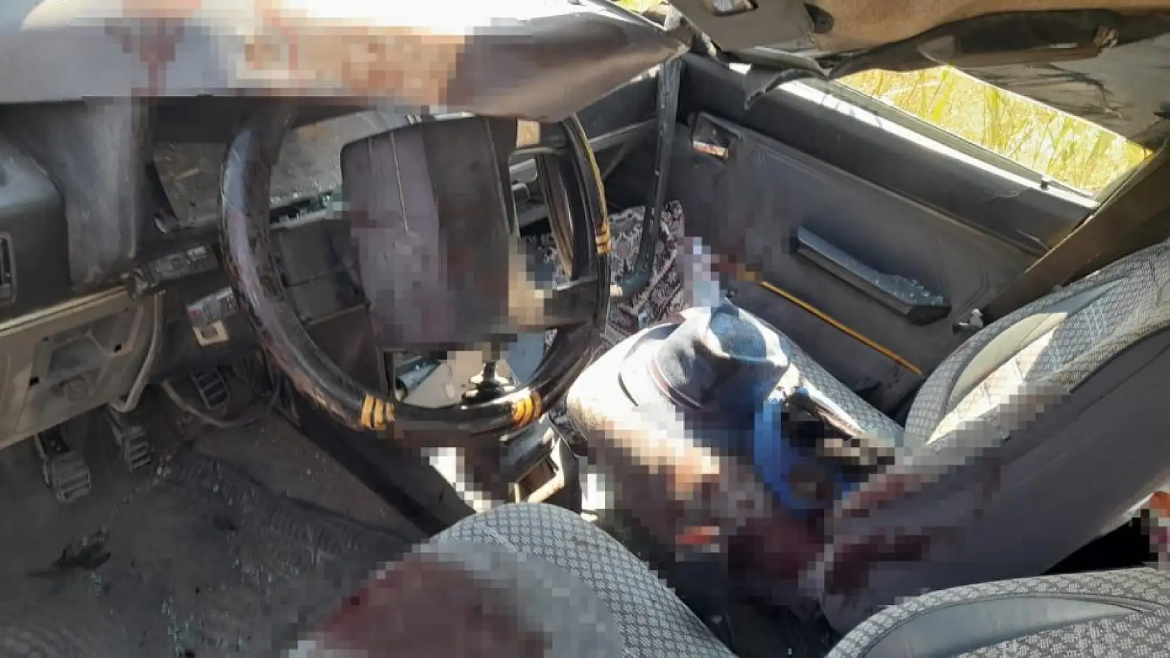 Burdur-Fethiye Yolunda Otomobil Bariyere Saplandı: 1 Yaralı