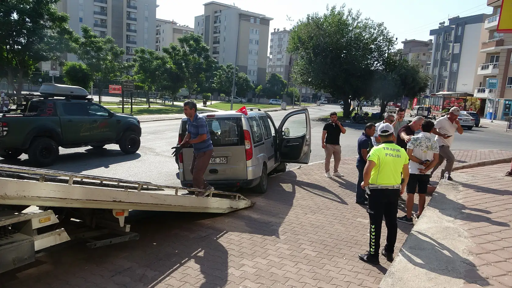 Park ettiği arabasının halini görünce neye uğradığını şaşırdı