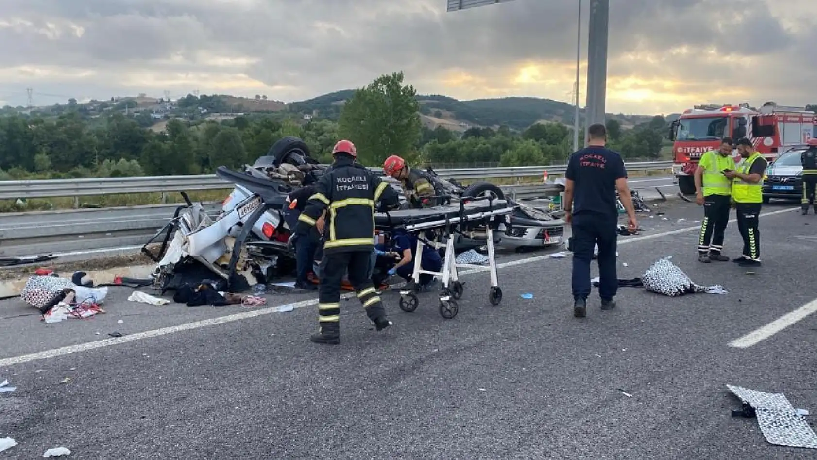 Ailecek Yola Çıktılar, Sabahın İlk Saatlerinde Feci Şekilde Kaza Yaptılar