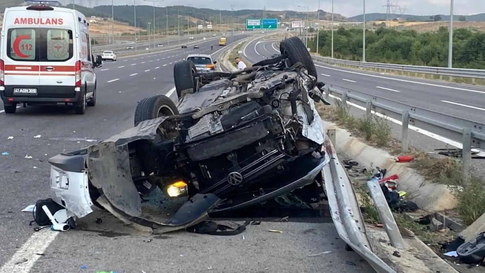 Ailecek Yola Çıktılar, Sabahın İlk Saatlerinde Feci Şekilde Kaza Yaptılar