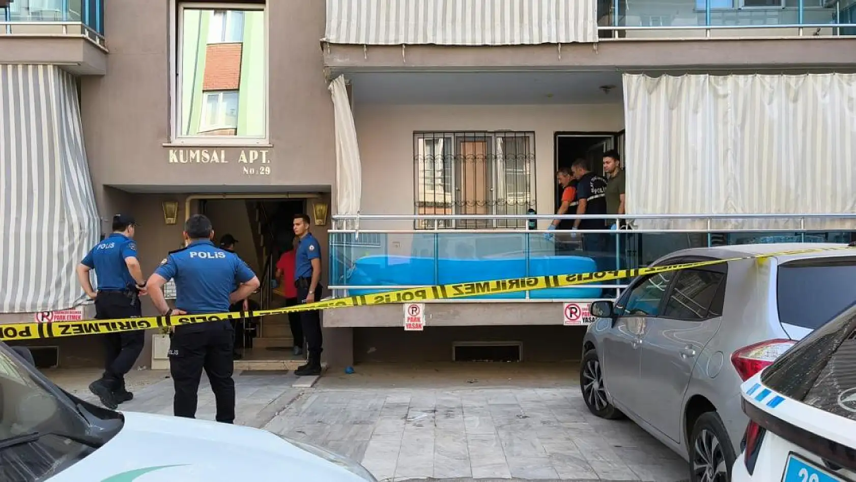 Polis Eşini ve Çocuklarını Öldürüp İntihar Etti