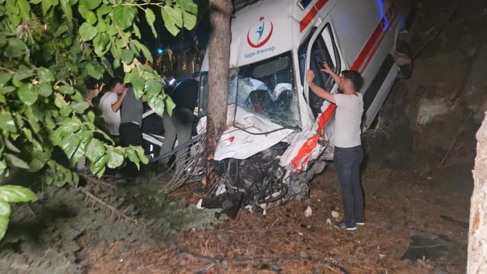 Hasta Nakil Ambulansı Kaza Yaptı: 78 Yaşındaki Kadın Hayatını Kaybetti