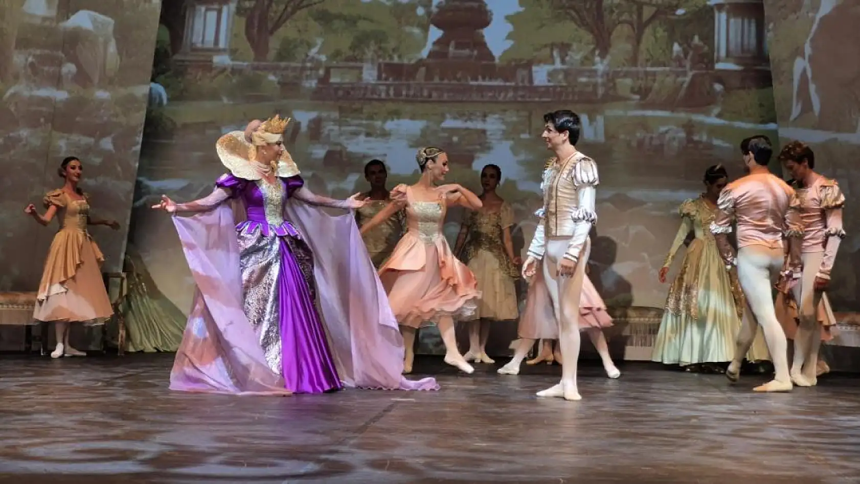 Bodrum Bale Festivali 'Kuğu Gölü' ile başladı
