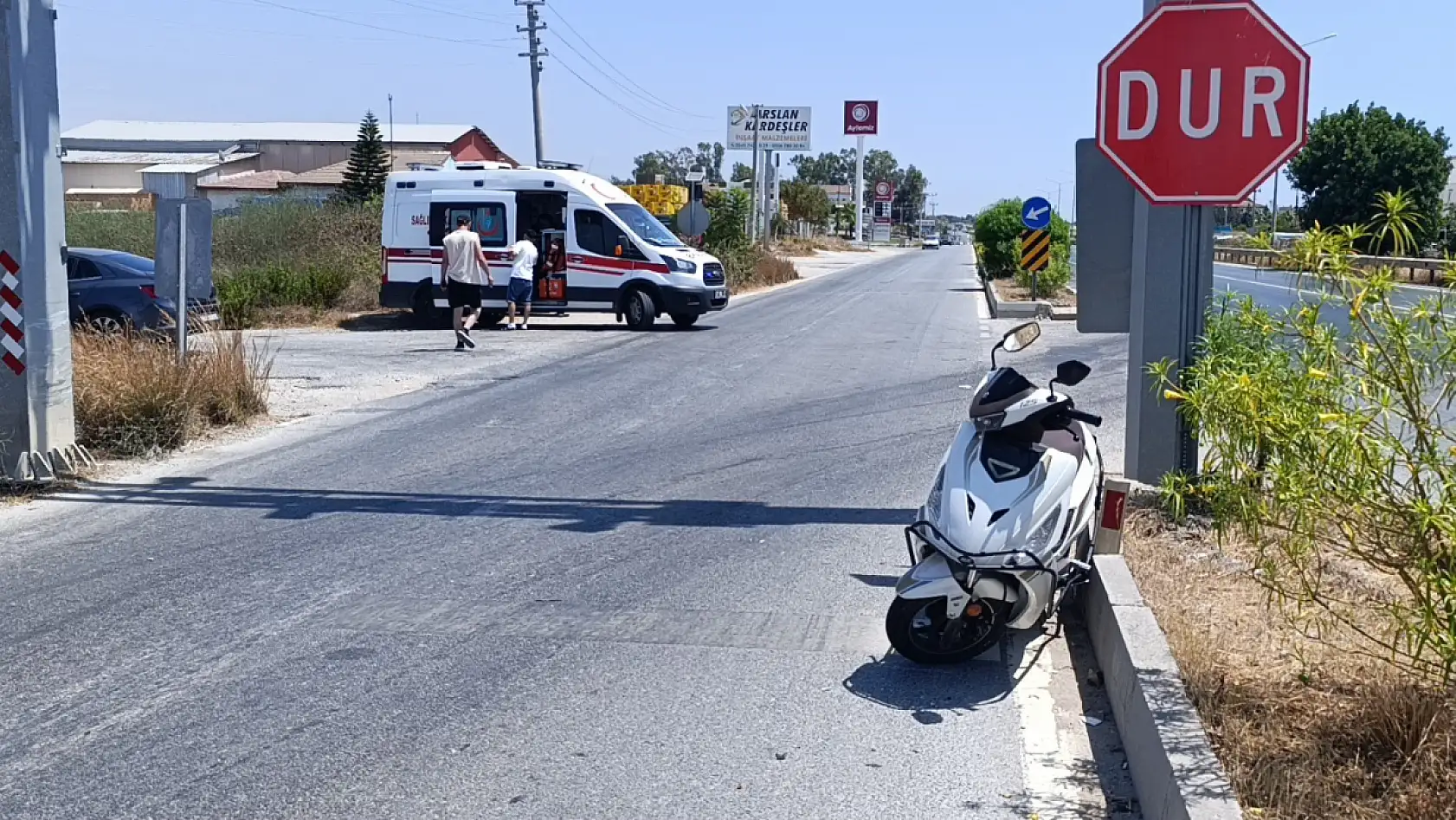 Tali yola giren otomobil motosikletle çarpıştı: 1 yaralı
