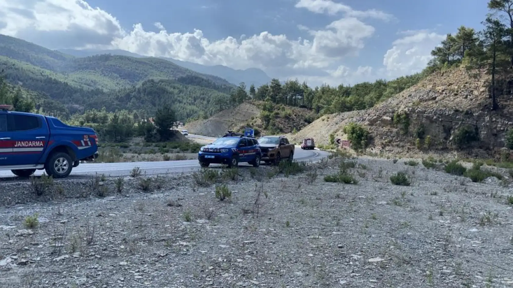 Motosiklet şarampole yuvarlandı: Genç motosiklet sürücüsü yaralandı